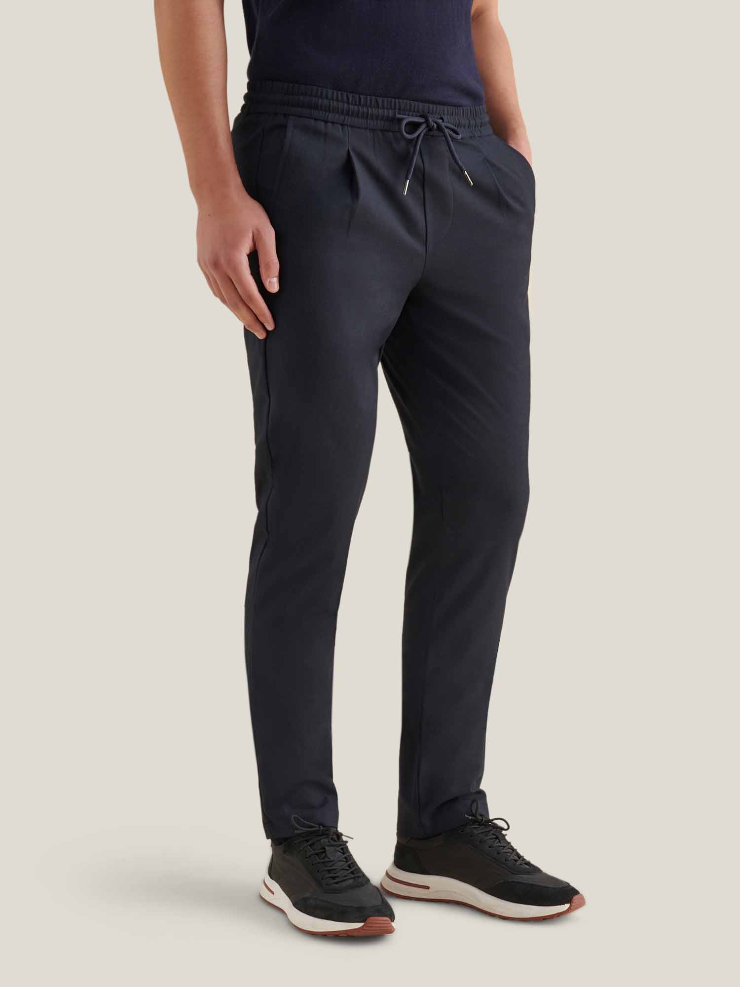 Single-Pleat Drawstring Travel Trousers in Navy Blue